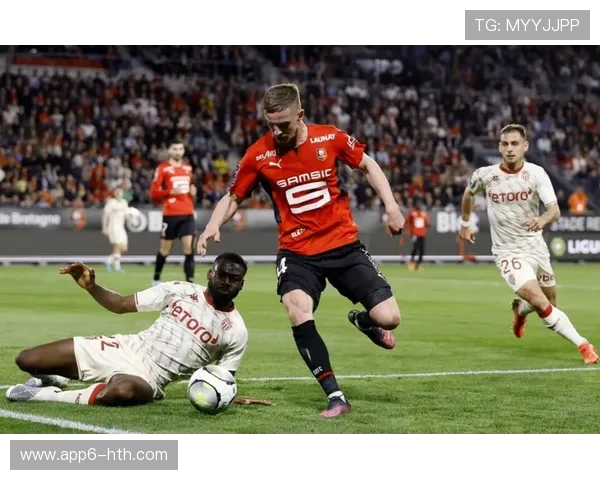 朗斯客场4-1逆转摩纳哥,积分紧追榜首集团