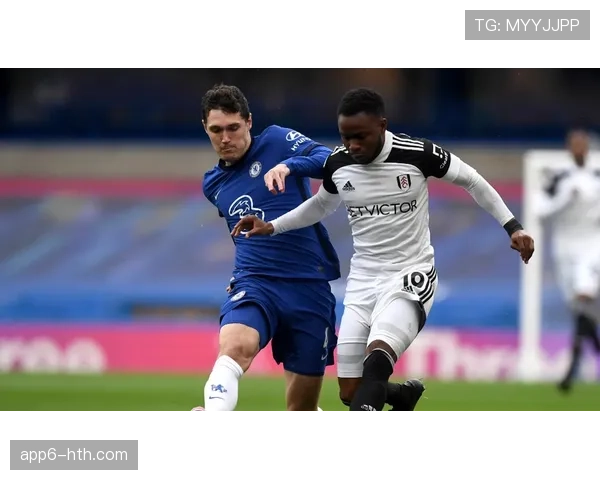 富勒姆迎战切尔西，新帅罗塞尼尔现场观战